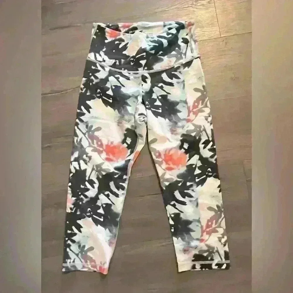 Old Navy Capri Length Active Legging Size M
